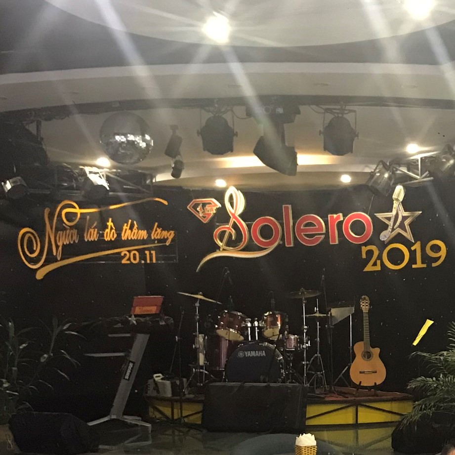 Phòng trà sang trọng với hệ thống loa HK