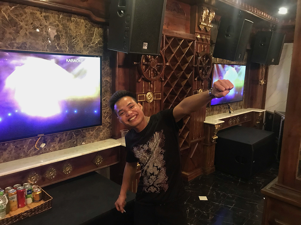 Quán Lau - Đẳng cấp karaoke, dịch vụ sang trọng
