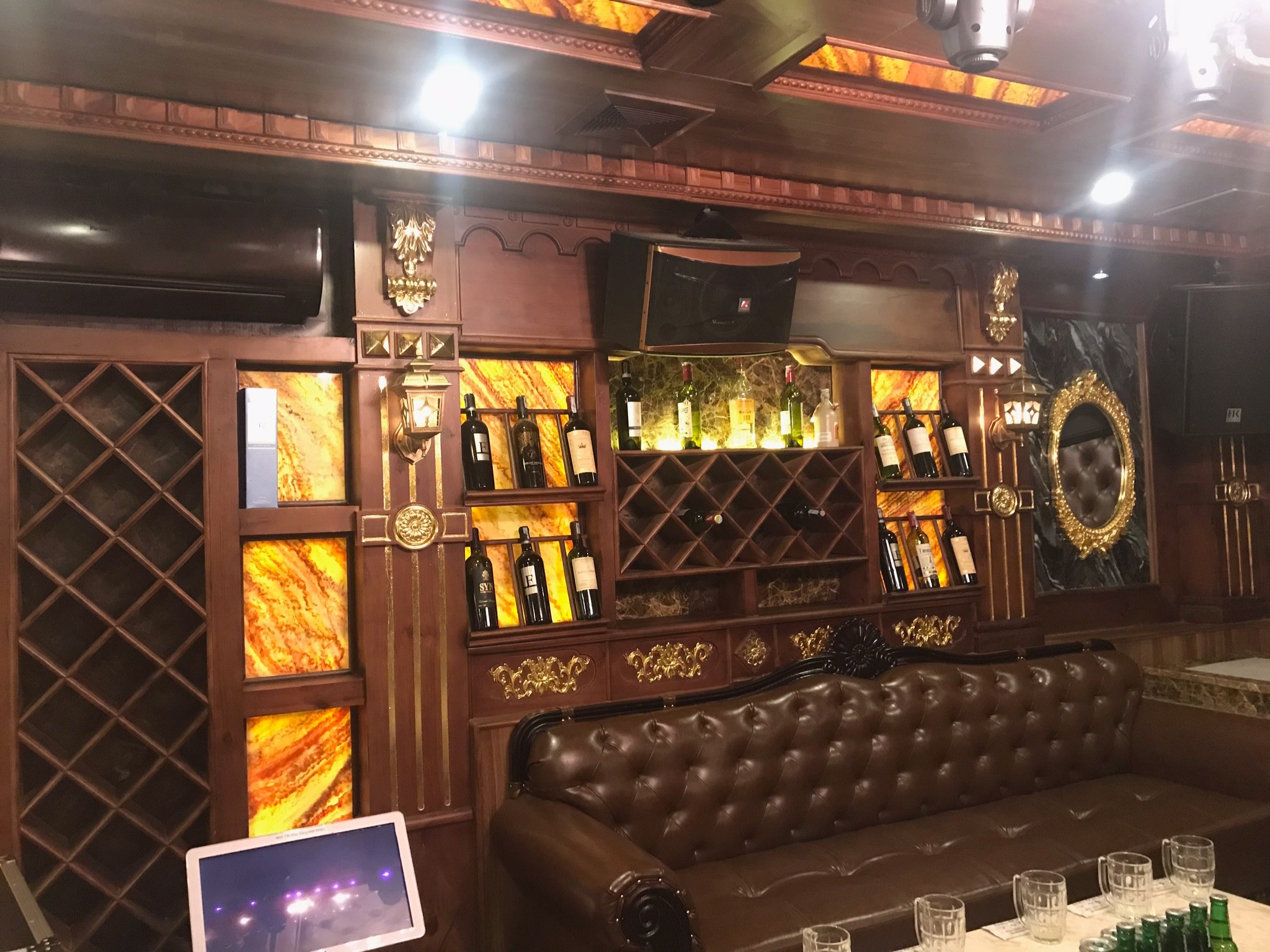 Quán Lau - Đẳng cấp karaoke, dịch vụ sang trọng
